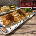 餃子酒場 カワヨシ - おすすめ餃子３種盛り(ねぎ味噌、赤、黒)