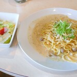 フライパン - きのこ味噌クリームパスタ
