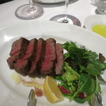 エスト! プロッシモ - 匝瑳市産卯の花牛ヒレ肉の炭火焼