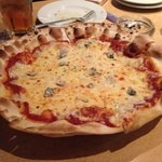 クラフトビール×チーズ＆肉バル Rotie - ピッツァ