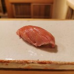 東麻布 天本 - マグロ二つ目(大トロ？)