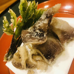Mitaka - 舞鶴の鳥貝とコシアブラの葛粉揚げ
