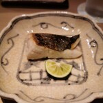 東麻布 天本 - マナガツオ塩焼き