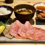 恵比寿焼肉寿司 別邸 - 