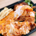 サウスイン - 中はケチャップベースのお味、デミグラスソースもかかっています。マッシュルーム、ニンジン、玉ねぎ入り!!