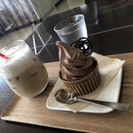 BORU-NO CAFE - ソフトチョコレート　360円　カフェラテ　400円