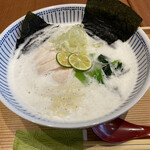 天拝の郷 - 鶏白湯ラーメン＝748円 税込