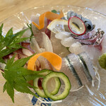 かもめ食堂 - 刺し身の盛合せ
