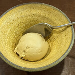 A e B - ピスタチオのジェラート