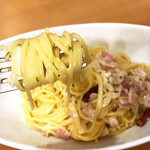 紅葉亭 - ペペロンチーノ。普通に美味しい！というのが誉め言葉になりますでしょうか。オススメメニューは中華料理のほか、ボロネーゼや煮込みハンバーグの洋食などが並ぶことも