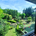 Heriteiji Urawa Besshonuma Kaikan - 館内からみた庭園。