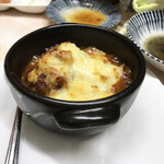 がばちょ - 煮込みハンバーグチーズ焼き（550円）