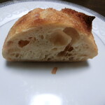 製パン 麦玄 - 塩トリュフ(断面)