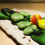 炭火焼き鳥 鶏尽 花れ - 【期間限定】そら豆炭火焼き