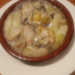EHIME×スペイン料理 ふしおん - 牡蠣と地物ネギのアヒージョ