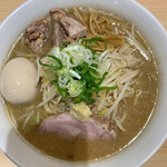 三ん寅 - 味噌ラーメン、味玉、もやし