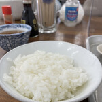 銀シャリ屋 ゲコ亭 - 白御飯おかわり＝半分でお願いしたのに2／3入っています。