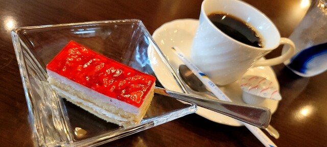 あんてぃーく - 羽後境（喫茶店）の写真