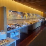 日本橋浅田 - 料理が置かれたカウンター