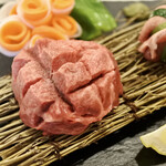 厳選和牛 焼肉 牛幸苑 - 厚切りタン塩（数量限定）¥1,408