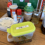 にく次郎 - 卓上調味料