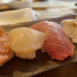 中央市場 ゑんどう - 二皿目（ホタテ＋中とろ）