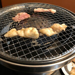 大昌園 - 豚ホルモンと牛ホルモン