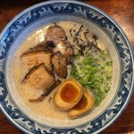 麺屋 大輔 - 全部のせとんこつラーメン