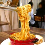 Italianbar ATTACHMENT - 溶岩ミートパスタリフト。伸び～るチーズが絡まりまくります⤴⤴⤴どろどろ好きには堪らないやつ。