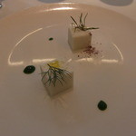 カイノヤ - 空飛ぶ玉ねぎのパンナコッタ。びっくりするほどおいしい。