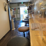 唐揚げ専門店 から揚げまる - 内観