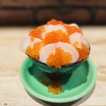 Overflowing scalloped salmon roe bowl