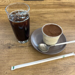 SONIA COFFEE&CAKE - アイスコーヒー３３０円、ティラミス４８０円。マスカルポーネとエスプレッソの調和が良く、とても美味しかったです（╹◡╹）