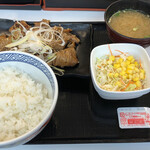 Yoshinoya - 牛カルビ定食　657円