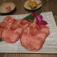 極上松阪牛 樹一 - 薄タン  とはいえ厚めです♡