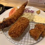 大かまど飯　寅福 - 3種のミックスフライ定食