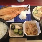 八重寿の魚人 - 焼き魚定食 (ほっけ)