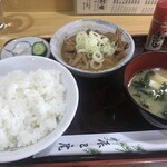 Tatsumian - もつ煮込み定食（800円）