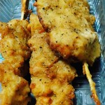 CHICKEN　CHUPS - 鶏皮スティック2本、ﾁｷﾝﾁｬｯﾌﾟｽ