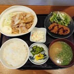 Waragitei Shimaya - 本日の日替わり 900円（豚の生姜焼きとカニクリームコロッケ）