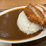 Agetate Tonkatsu Manten Kare - ロースカツカレー　979円