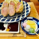 ヘレカツマニア＠豚行 - おぉ、三色団子だ。