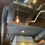 ヘレカツマニア＠豚行 - 照明が雰囲気醸す。