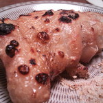 焼鳥いなかもん - 異　次　元　の　豚　足　！ 一緒に付いてる塩までｳﾏｲ