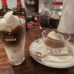 ミンガスコーヒー - カフェ・クレーム(アイス)、ほうじ茶とミルクショコラのプリン