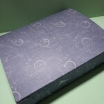 ボンジュール - 和風な箱もまた趣き感があります。