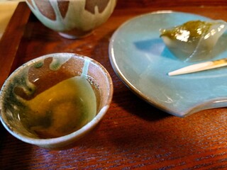 Nagara Sabou Honjuin - 上煎茶&抹茶葛餅♪