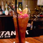 テキーラと黒ビールのオリジナルカクテル「ジプシークイーン」（たぶん）