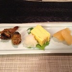 四季菜・和田 - 2013.2.26の先付です。つぶ貝、卵焼き、数の子。どれもすごく上品な味付けでした。
