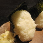 魚心 - おにぎり。サケと明太。どちらも300円